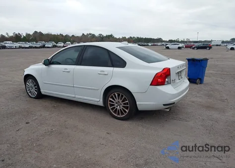 2011 Volvo S40 T5/T5 R-Design z USA, uszkodzony, nr VIN YV1672MSXB2537215